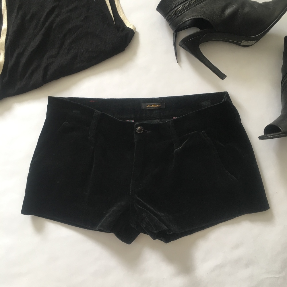 Seven for all mankind black velvet pleated shorts
